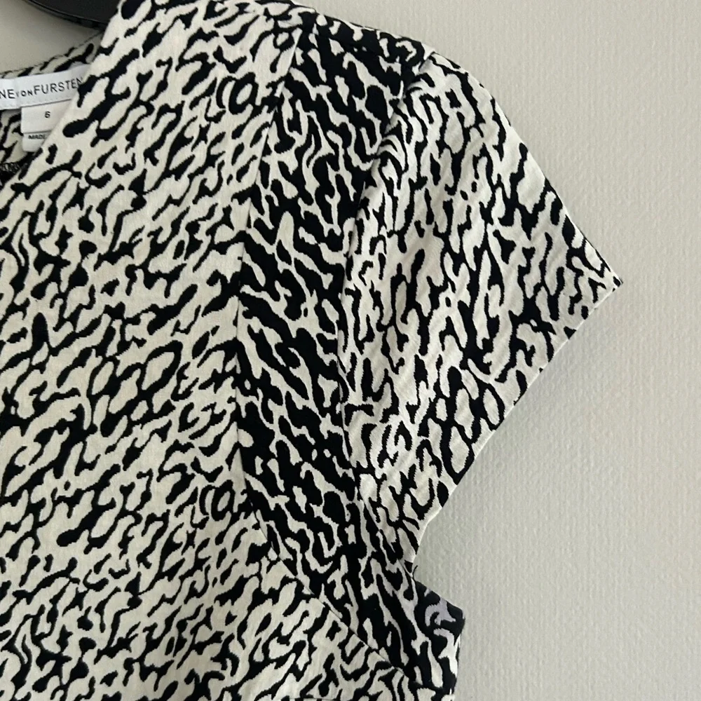 DVF DIANE VON FURSTENBERG Pele Snake Wave Jacquard Dress Office Cocktail Size 6 - Picture 8 of 15
